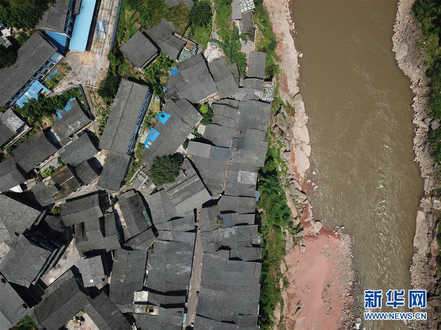 (新华全媒头条·图文互动)(11)新华社评论员:向着更加壮阔的航程——致敬改革开放40周年